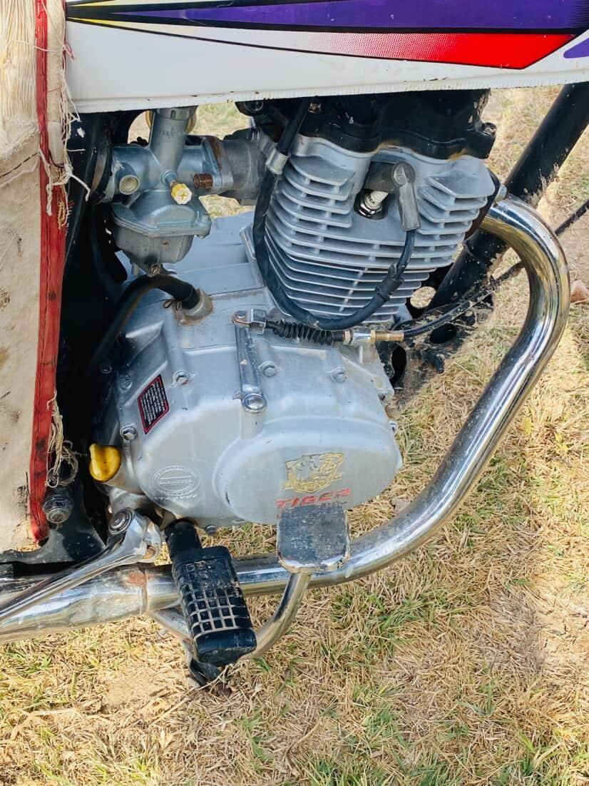 سلام عليكم.. تراجة ايراني موديل 2019 دراجة كاملة من كلشي بس توها كايمة حتى دخان مابيها ولا تصرف دخانة قليلة كلش يعني تبخير كلش بصيط ماصار هواي من كامت يعني صار سبوع محرك مفتح مرة وحدة السعر 260 و بيه مجال التواصل على رقم واتساب انتصال ***********
