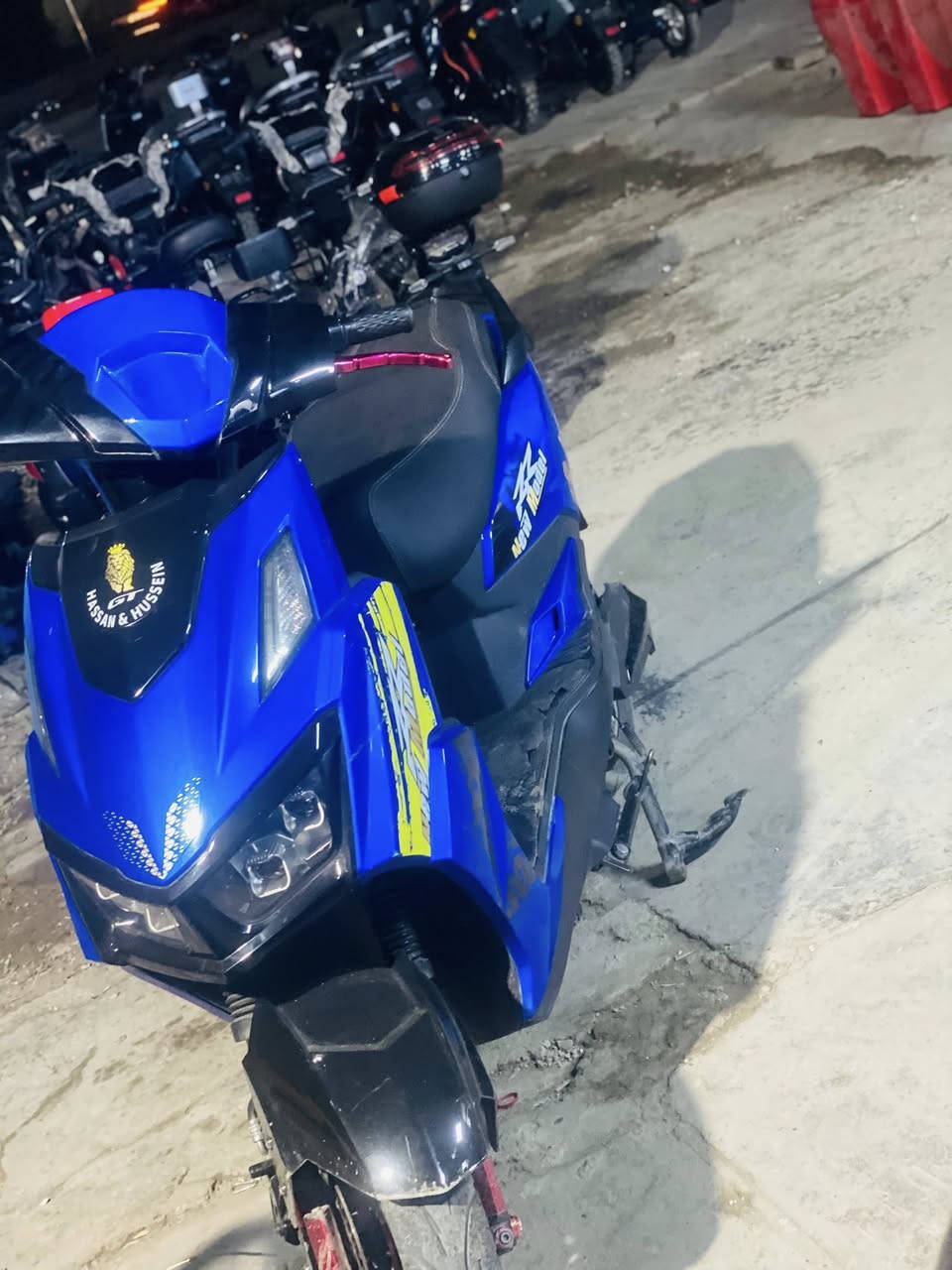 سلام عليكم دراجة أمتي ار مال حسن وحسين دراجة خير من الله نضافتهة ١٠٠/١٠٠ سعرهة٤٥٠ بيعة مجال حك الجية عنواني شعب  الاستفسار ***********
