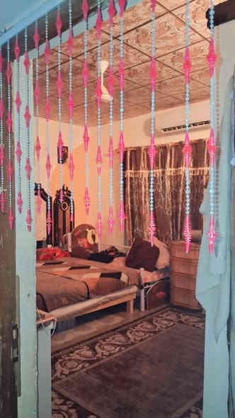 بيت طابو زراعي السعر 125 وبي مجال قليل    مساحته 400 و 30 يتكون من 3 غرف و موزع غرف و هول و دوانيه و صيحات عدد 3 و طارمه و حديقه و مناور و ترك وره البيت 
البيت بناء  كله طابوق و جميع الخدمات موجوده محلات و مدارس العنوان بصره شط العرب عبر جسر ثاني  الفيروزيه عالشارع 
*********** واتساب
