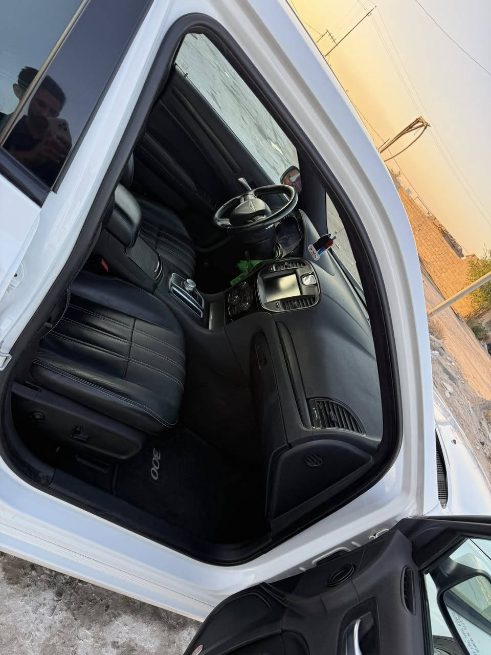 سلام عليكم سياره اوبامه مديل 2015 مواصفات إس مكينه 3600 كير مكينه حداده كفاله السعر 230العنوان بصره زبير رقم الهاتف ***********
