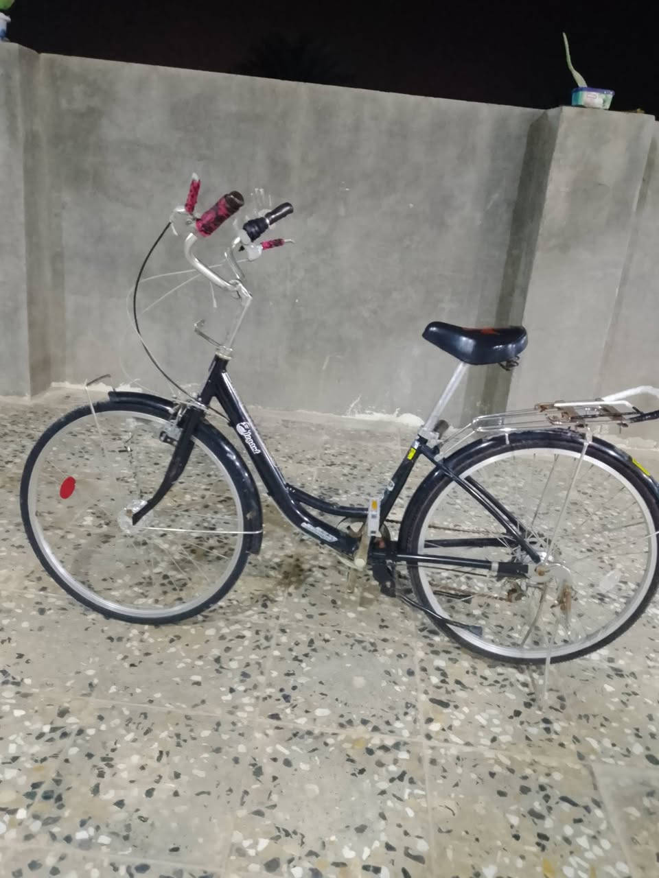 السلام عليكم
بايسكل للبيع حجم 26 المكان كربلاء السعر 150وبي مجال 
اتصل هنا ***********
