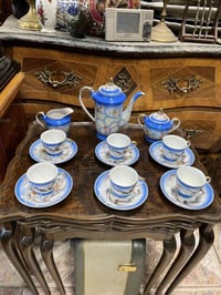 سيت ابو التنبن لون ازرق صيني قديم  واحد من الاكواب مكسور وملزوك 077147...