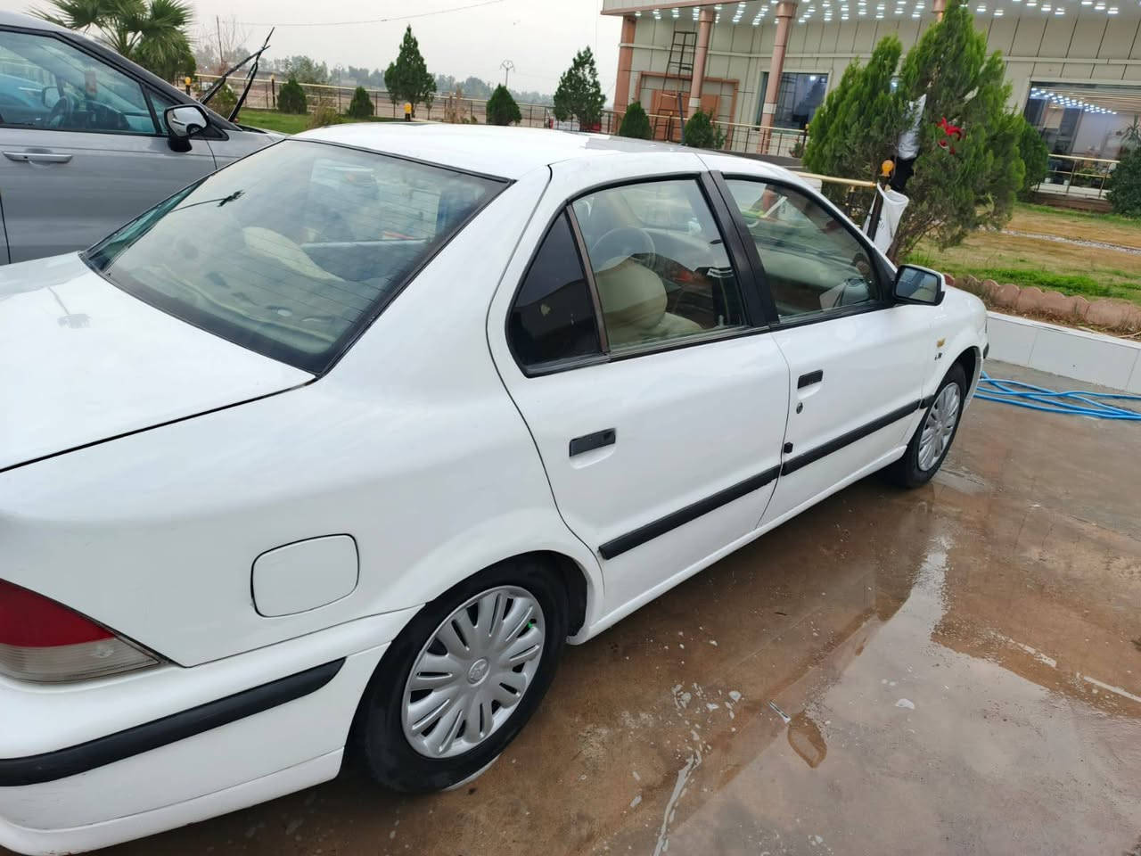 سلام عليكم ورحمة الله وبركاته اخوان سمند موديل 2011 كير ومحرك وكلج خير من الله صدر امامي اخلفي جديد تخم تاير جديد كهربائيات كلهة شغالة غرفتهة نضيفة سنوية جديدة سيارة مكفولة من ضربة وتبديل مال جناي صبغ هلالان فقط العنوان بغداد للحسينية مال راشدية السعر 45 وبيها مجال شي بسيط الرقم *********** للبيع أو للمراوس
