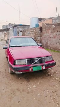 سياره فالفو للبيع سنويه خضره شرط الوكالة والتحويل السعر 10 أوراق الرقم...