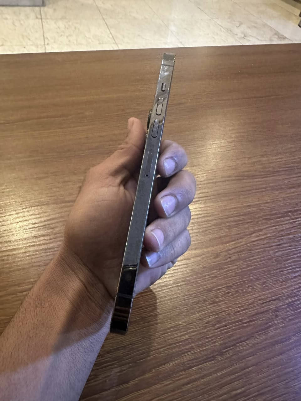 سلام عليكم ايفون 13 برو ماكس ذاكره 1تيره بطاريه 78 شاشه اصليه بيه فطر  مامبين بصوره موضح فقط كامره مبدل سعر 470(***********
