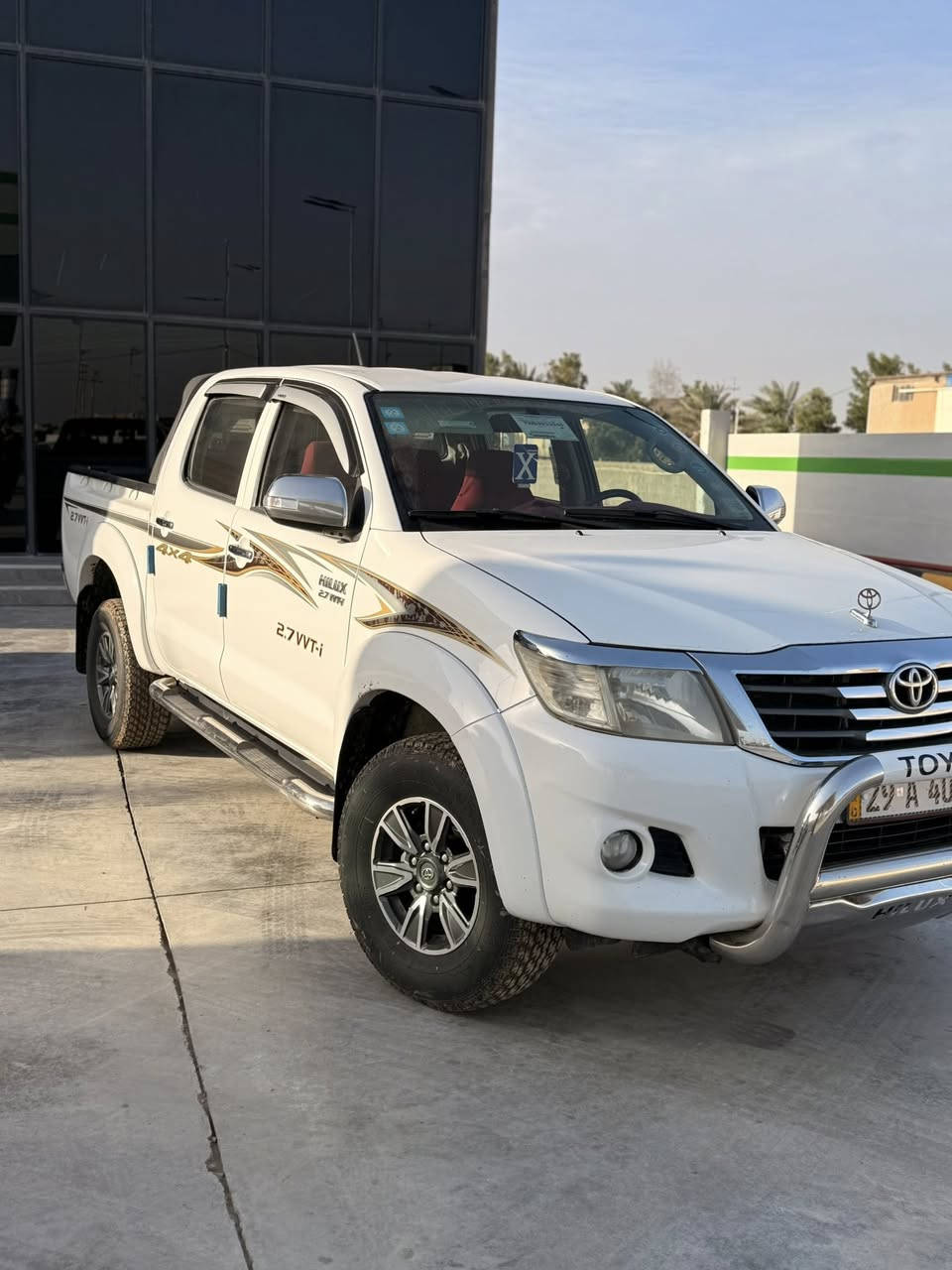 سلام عليكم
فورويل2015
كير عادي
بيها قطعتين باب +جاملغ اصلي 
تخم تاير جديد 
سياره جديده كلش
عليها كشرر يخبل
رقم واسط تحويل مباشر
مكان واسط الصويره
***********
