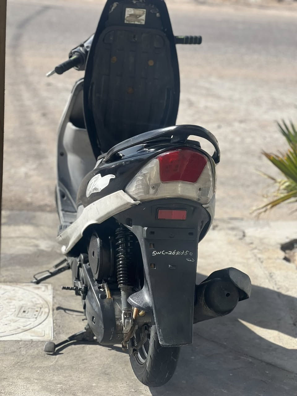 السلام عليكم دراجه قجمه سوده نضيفه دراجه ختم واحد حواضن ترايش ذيل الكلوبات دراجه ملحه ما بيه اي نقص المكان البصره حي الصدقاء ***********
