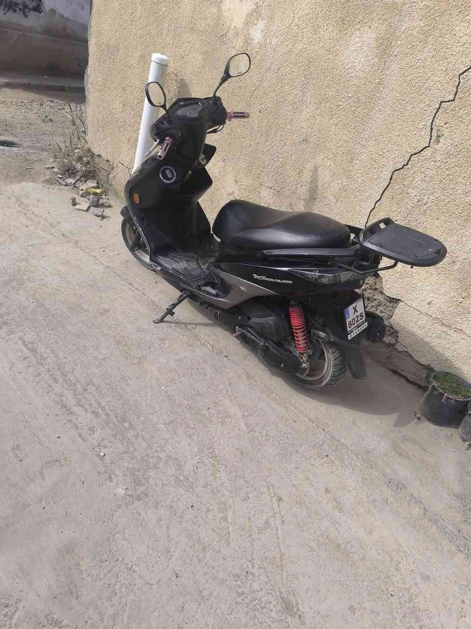 سلام عليكم احبتي ملوك سكنس فحل ياباني جديده للبيع العنوان بابل السعر
مليون و 300 الف وبيها مجال جديده بمعنى الكلمه موديل 

2014 رقم الهاتف ***********
