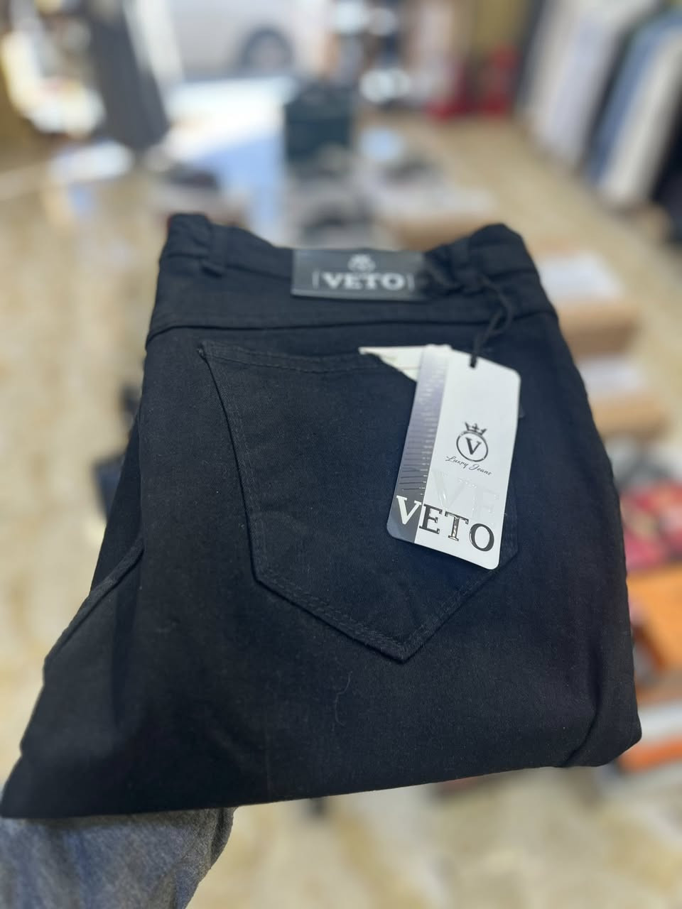 🚨 تخفيض خاص على البناطير الموجودة داخل المنشور فقط!
لا يفوتكم العرض 🔥 الكمية محدودة
سعر القطعه فقط5000 🙂خمسة الاف🙂
العنوان: الانبار-راوه الجديده الشارع العام 
تتوفر خدمة توصيل 
للاستفسارمراسلة الصفحه او من خلال تطبيق الواتساب ***********
