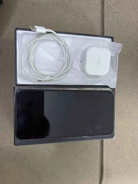 ايفون ١١ برو ماكس ذاكره ٢٥٦بطاريه ٩٧ كله بلادي كارتون وشاحنه وحافضه مك...