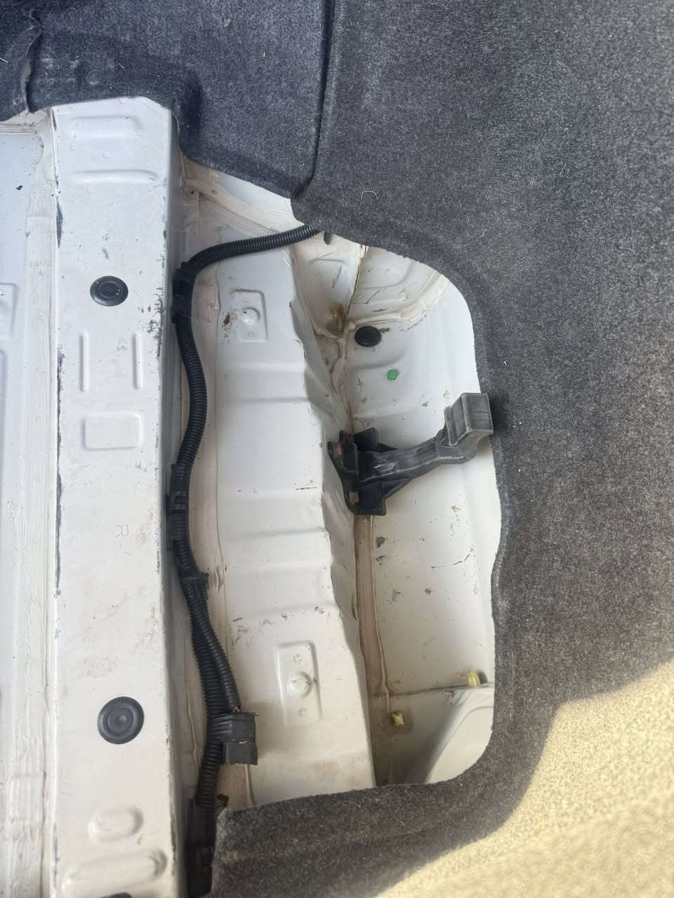 سلام عليكم. كرسته. مديل. 94 تسجيل جديد مزاد كمركي تحويل ثاني يوم. سنويه لل 28 كفاله ضربه وكص  ونغل جثه وعيب شرعي. مكينه ثنين ونص. حداده وتخم تاير جدد حداديه تبريد ميه بل ميه كفاله سياره من قطرت الخياس والزنجار. برانكيتات عله وضع الشركه. سياره جديده وجاهزه. مكاني. بصره. سعر. 77 وبيه مجال للشراي. ***********.
