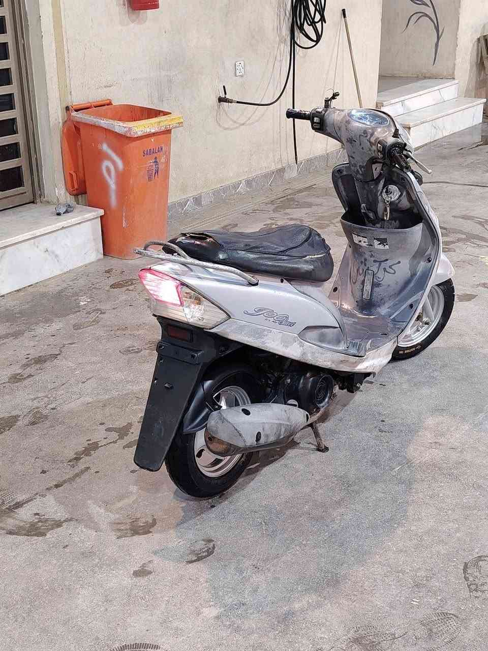 السلام عليكم اخوان دراجه لبيع دراجه خير من الله ما ناقصه شي دراجه مزوده بوشه ٥٥ كلاج رياضه امام خلفي السعر 550وبيها مجال ***********
