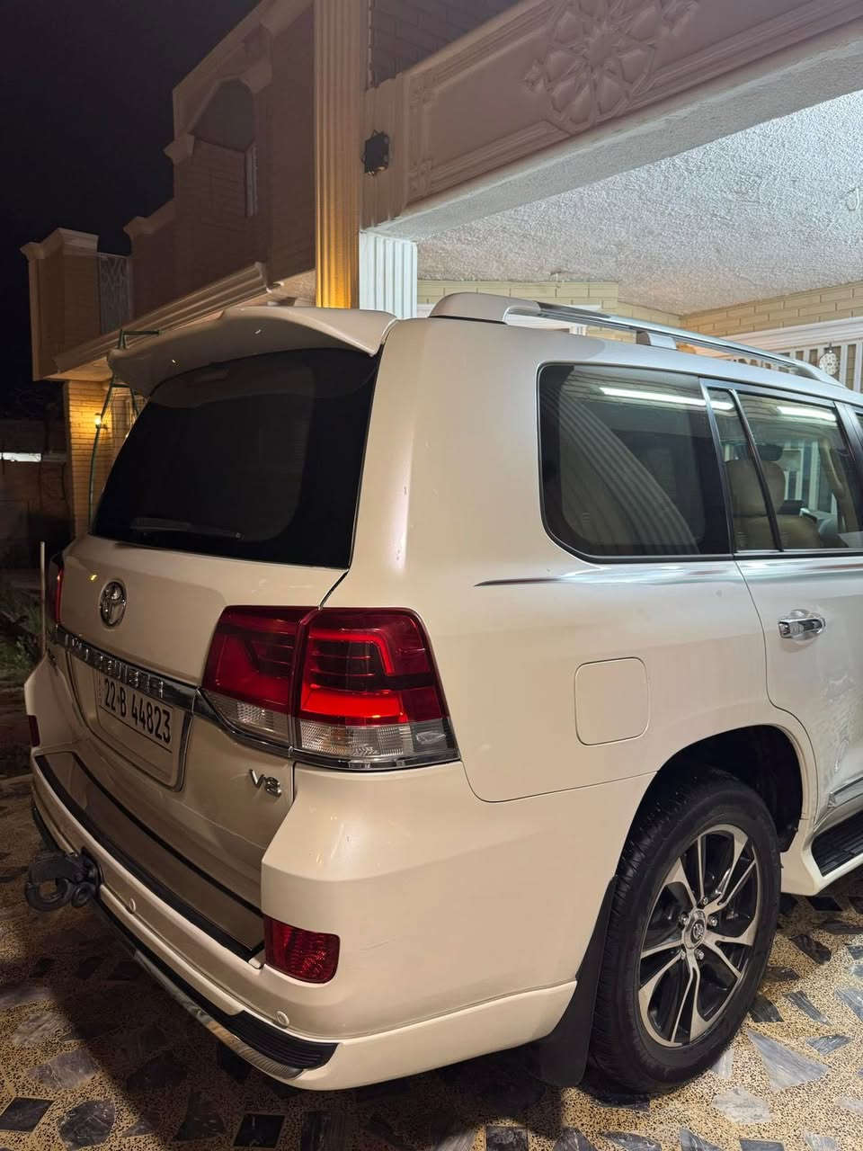 السلام عليكم لاندكروز GXRمحرك8سلندر مكفوله من الصبغ وسونر بالمنشور رقم اربيل سنويه وهزه جديده ما بيهه نقص ماشيه98 للبيع فقط مكاني سامراء***********
