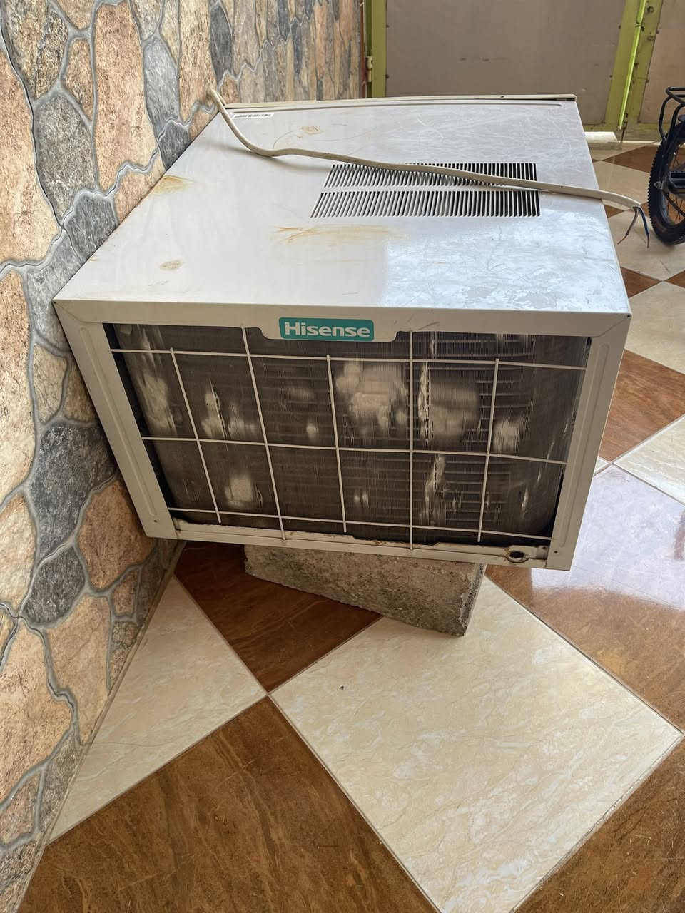 مكيف للـبيع 2 طَن وبدون اي عطل غاز شركه وراوتريً سعر 275 وبيه مجال


**إذا كنت صاحب هذا الإعلان وتريد حذفه لأي سبب، رجاءا أرسل رسالة إلى الدعم الفني**