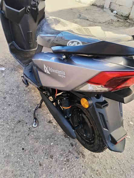 دراجه شحن ٦ بطاريات مصطره يعني تنساه بشحن معروف موصفات نظام رجوع للخلف سرعه ٥٠ حقيقي اي بنجر ما بي تايه شركه بطاريات شرط اي خلل عطل ما بيها السعر ٥٥٠ وبيها مجال الاتصال ***********.   ***********. رحمه لابوك مو شراي لا تخابر
