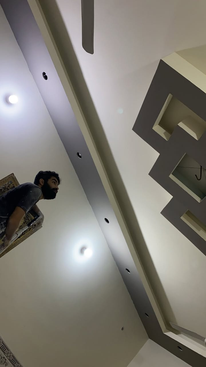 صباغ وديكورات ابو حيدر 
في النجف الاشرف 
نعمل كافه العمال في ديكورات وصبغ وترميم 
وبانسب الاسعار وسرعه الانجاز في العمال 
***********
