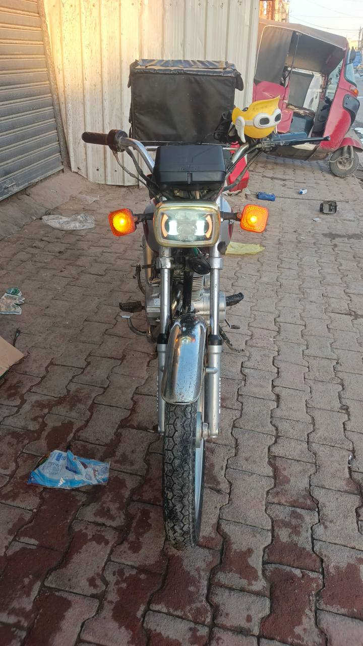 دراجة موديل ٢٠٢٠ مال عيشه لتكلي شبيها المقطع كدامك واني حاليا جاي اشتغل بيها خير من الله دراجة مكاني الحسينية مال راشدية  ***********  او راسلني خاص بغداد, العراق
