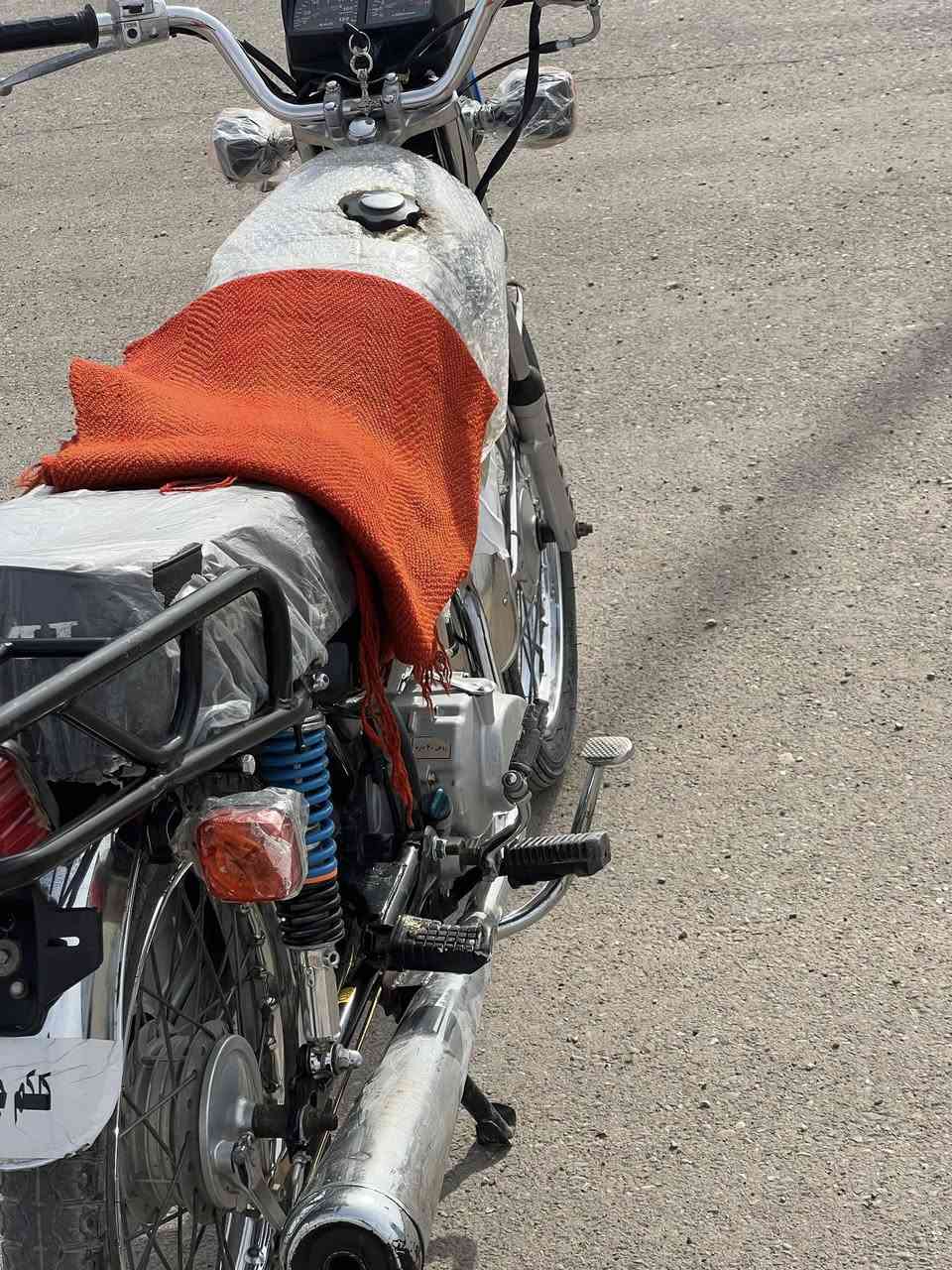 سلام عليكم دراجه 4كيرالبيع موديل 21دراجه نضيفه كلش اورقهاا اصولي شرط شلعه ومعدل وفصله ما عوزها برقي مال جناي المكان كوت زين القوس السعرر خاص..رقم الهاتف.***********
