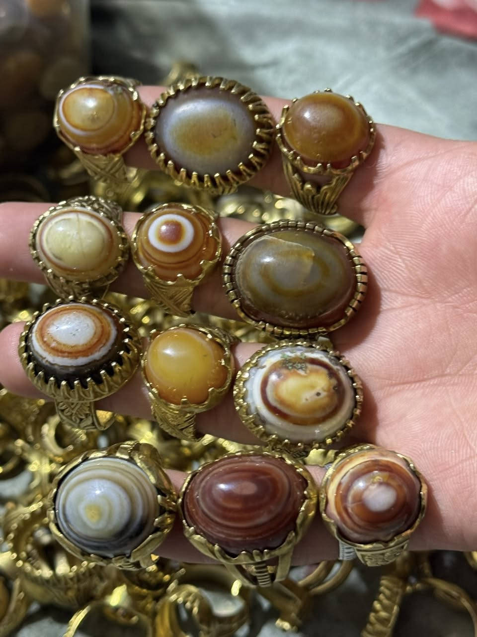 يالله سلام عليكم وين الي على باب الله توفرت محابس نحاس سبع معادن بيع جمله فقد احجار كلي جزع اندنوسي احجار حلوه ونضيفه رقم الهاتف *********** أو مراسله صفحه واني خادم للطيبين
