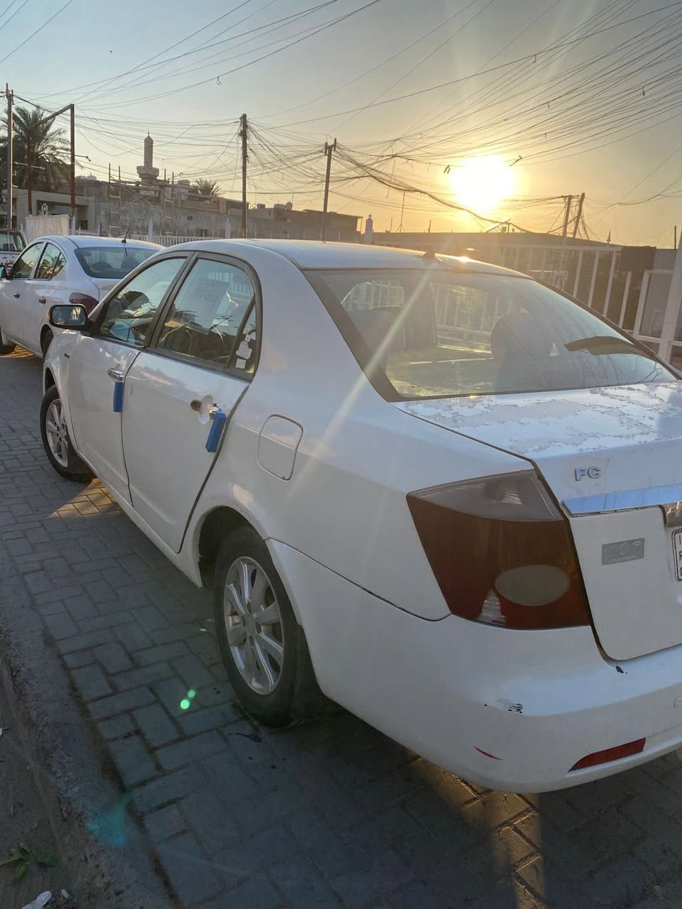 السلام عليكم جيلي موديل 2012 كير محرك مكفول تبريد شغال رقم انكليزي سنوية باسمي نقصها بس صدر السعر 48 بي مجال بسيط مكانها بغداد حي الجامعة ***********
