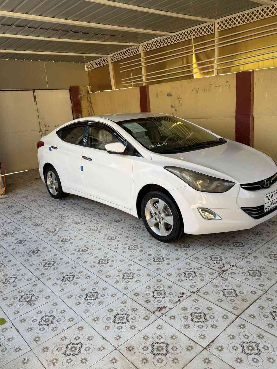 ١٢ خليجي مكينه ١٨٠٠ سياره بي صبخ بصيط يدون دواخل سياره جهازه من كلشي بسم كردي وكاليه مداور حاضر السعر ٩٥.   ***********
