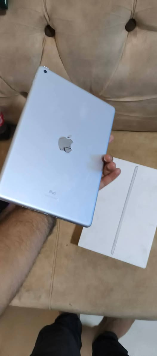 سلام عليكم ايباد ابل 🍎 جيل ٩ أخو جديد ٤ساعه تشتغل ببجي موبايل بشرط ممفتوح ذكره 64 سعر ٢٦٠الف رقم ***********
