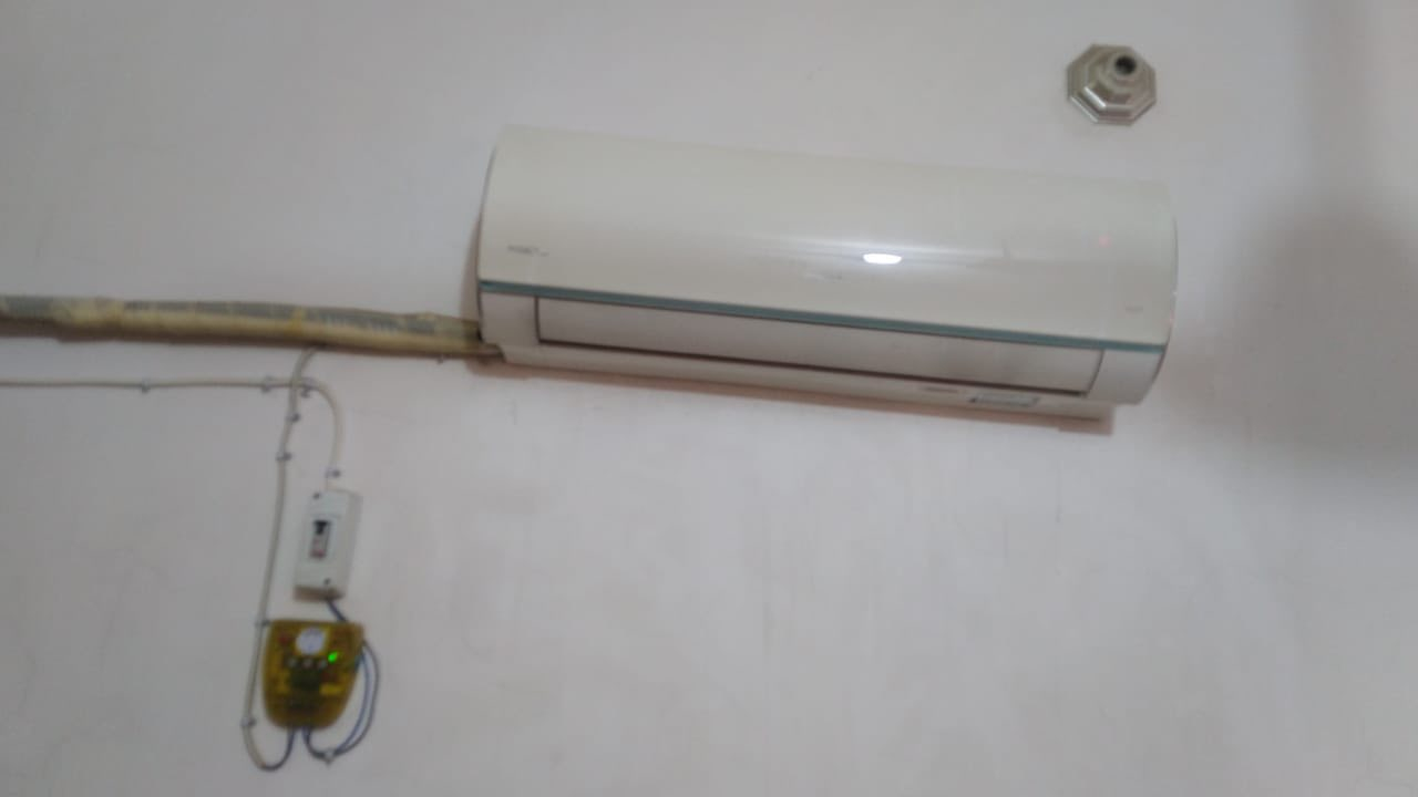 سبلت 1 طن بسعر 200 الف
كاونتر +ملحق بسعر 75 الف

غساله نظيفه جداً بسعر 175 الف

تيبلام طبله بسعر 30 الف

الاسعار بيها مجال شي قليل

الموقع بغداد الكريعات

للتواصل ع هذا الرقم ***********
