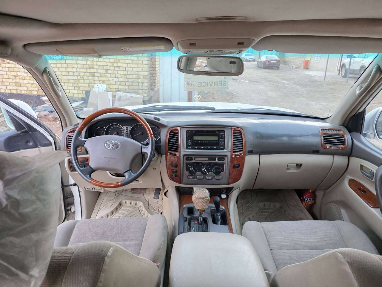 السلام عليكم 
سيارة لاند كروز موديل 2006  بأسمي تحويل مباشر 
مصبوغة أحزام 
السعر 140$ 
للاستفسار الاتصال على الرقم 
***********
***********
العنوان /واسط / الكوت الجديدة
