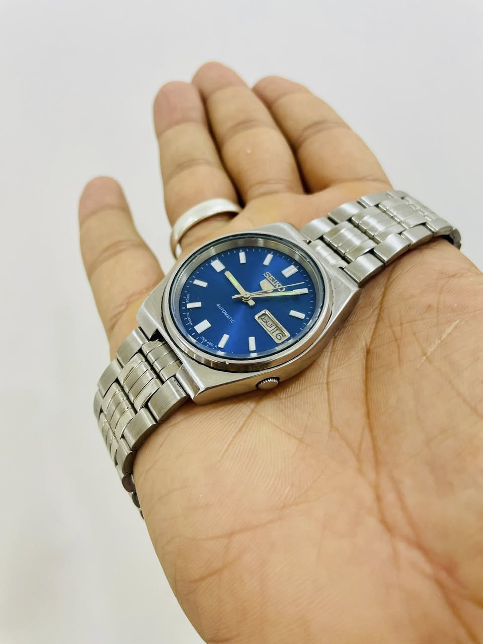 سايكو فايف اوتماتيك لون ازرق نظافة تامة قطر 38 نافذة للتاريخ عقارب وأرقام فسفورية مكينة مختمة


**إذا كنت صاحب هذا الإعلان وتريد حذفه لأي سبب، رجاءا أرسل رسالة إلى الدعم الفني**