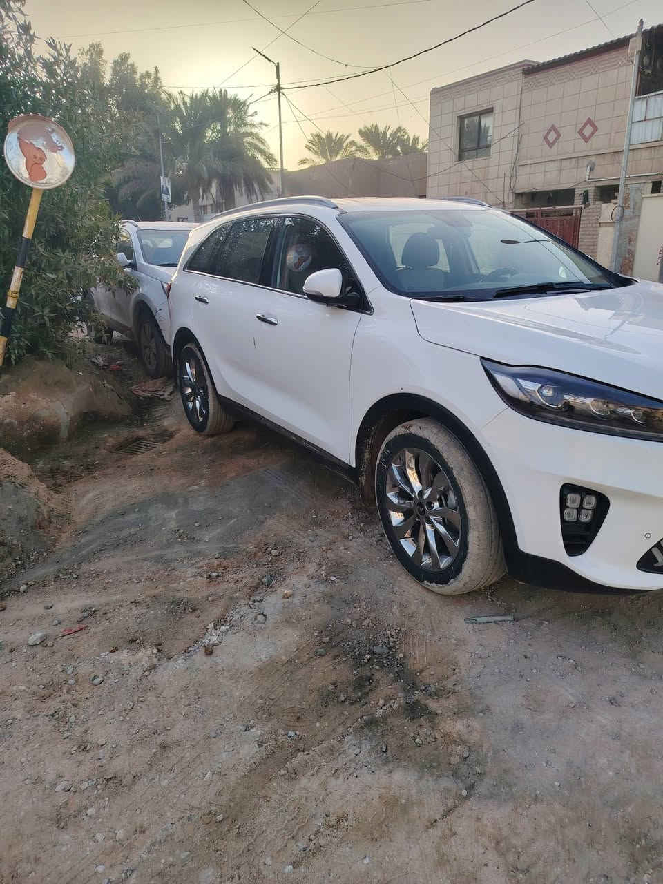 سلام عليكم
سورنتو 18شكل 20
مكفوله رقم اربيل 
لاصبغ ولاتبديل ولابارد كير مكينه وضع الشركة 
سيارة بسم شركة تاخذ تحويل 250$
تحويل المشتري 
ملاحضة بية خدوش بسيطة 
مكاني ديوانية
 السعر  227$
***********
