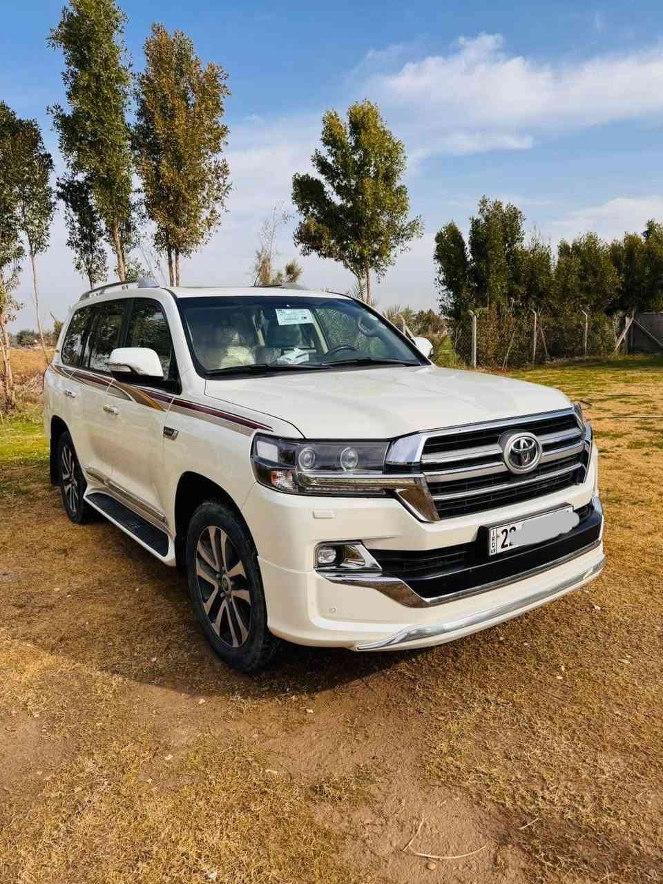 السلام عليكم للبيع لاندكروز موديل 2019 ابريم اصلي رقم  أربيل الجديد بسمي تريد تحويل أو وكاله تدلل سياره مكفولة كفاله عامه من صبغ والتبديل وفتح. وحتى الدعاميات. 
فول مواصفات 1/1
بصمه تشغيل
5بصمات ابواب 
فتحه سلايت
كشنات ثنين كهرباء ثلاث حركات 
كشنات جلد اصلي
ديفيدي بل قماره 
عداد لكزز
زراكات
اشارة لكزز
مري قلاب
مري شفط
جنطه شفط
شاحن 
دبل ماوس
مثبت سرعه
سبعه راكب
ثلاث قطع تبريد
مطفايه حريق
محرك V6 
8ايرباك
حساس امامي
حساس خلفي
تحكمات ستيرن كامله
كامرة دوارة
وباقي مواصفات البريم معروفه. 
اسبير سياره ما نازل 
 ماشيه.(69 )الف حقيقي
السعر (525 )ورقه $ وبيها مجال 
اللاستفسار اتصل على الرقم
*********** مكاني بابل
ملاحظة أنا مكلف بالنشر فقط.
