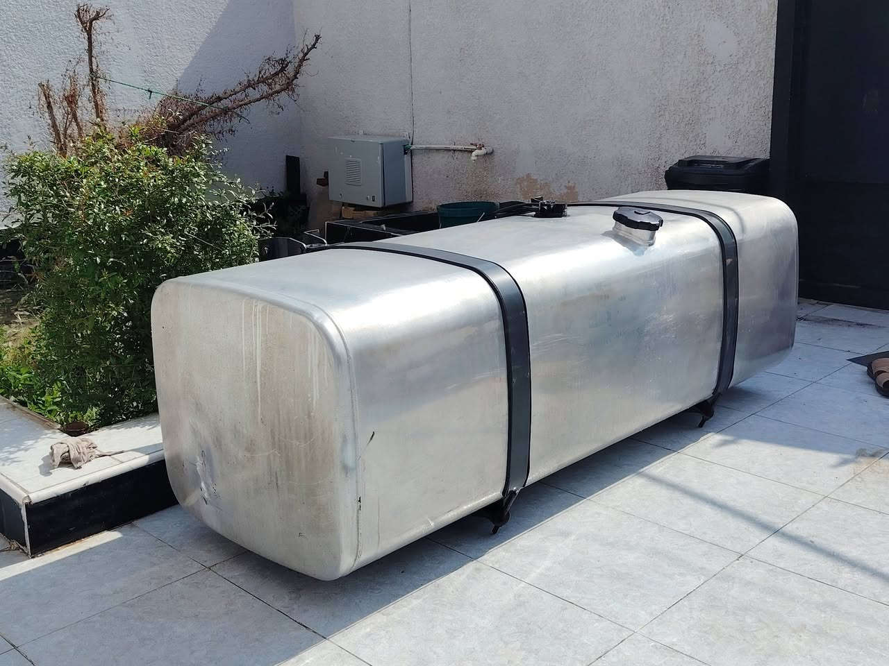 السلام عليكم تانكي اكتروز ٦٠٠للبيع كامل للتواصل ***********
