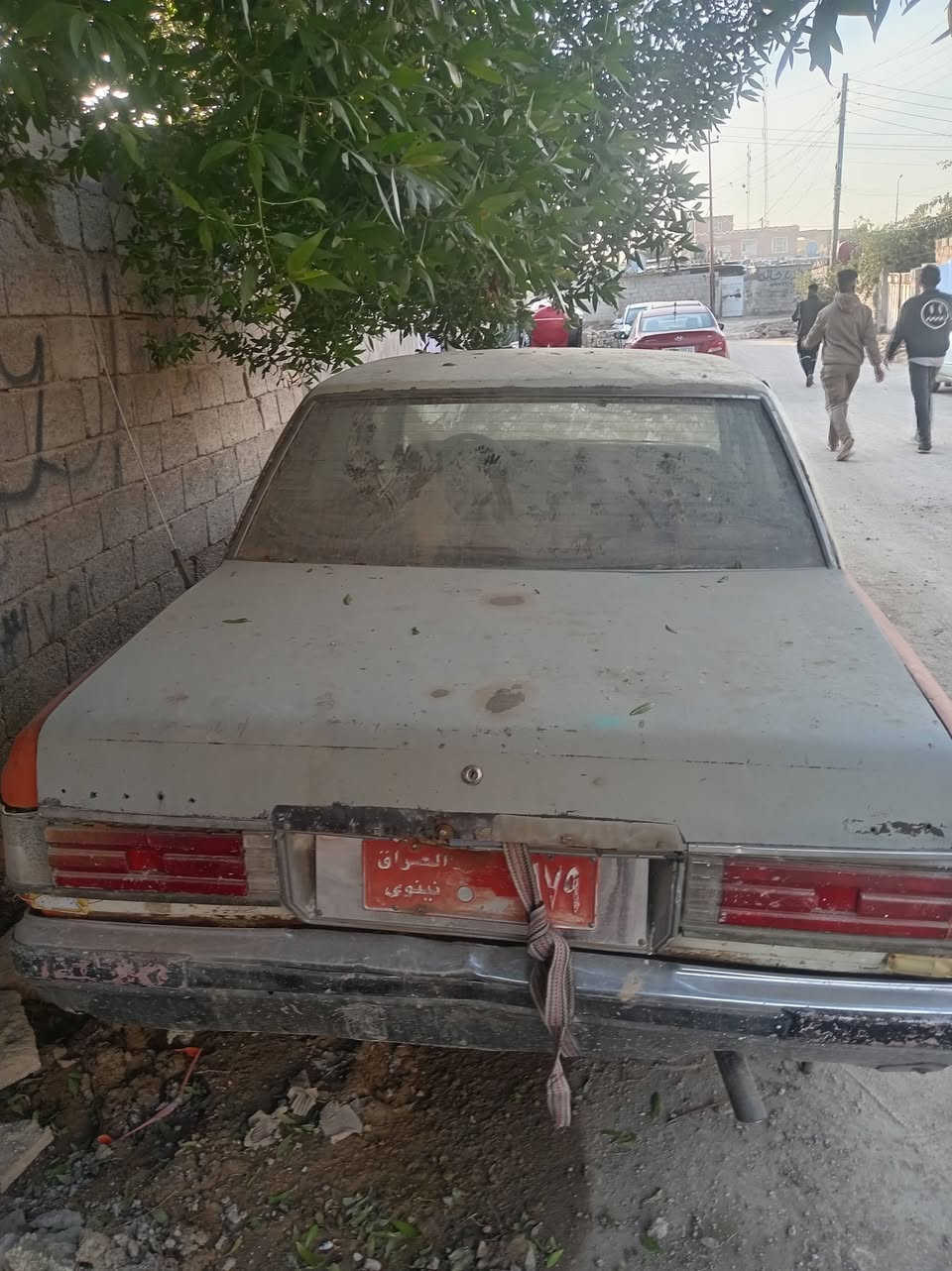 كراون موديل ٨١ كير ومكينه ونجي شغالات ابيع كوم حديد. (مكلف بنشر) السعر ١٠ وبيها مجال ***********
