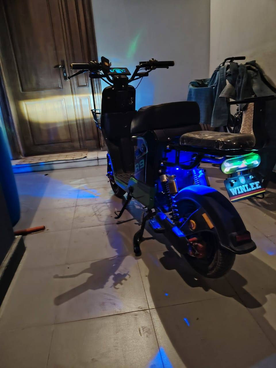 دراجه شحن R9 بطاريات جديدات مبدل بيها عقل مبدل *********** سعر 375 بيهه مجال
