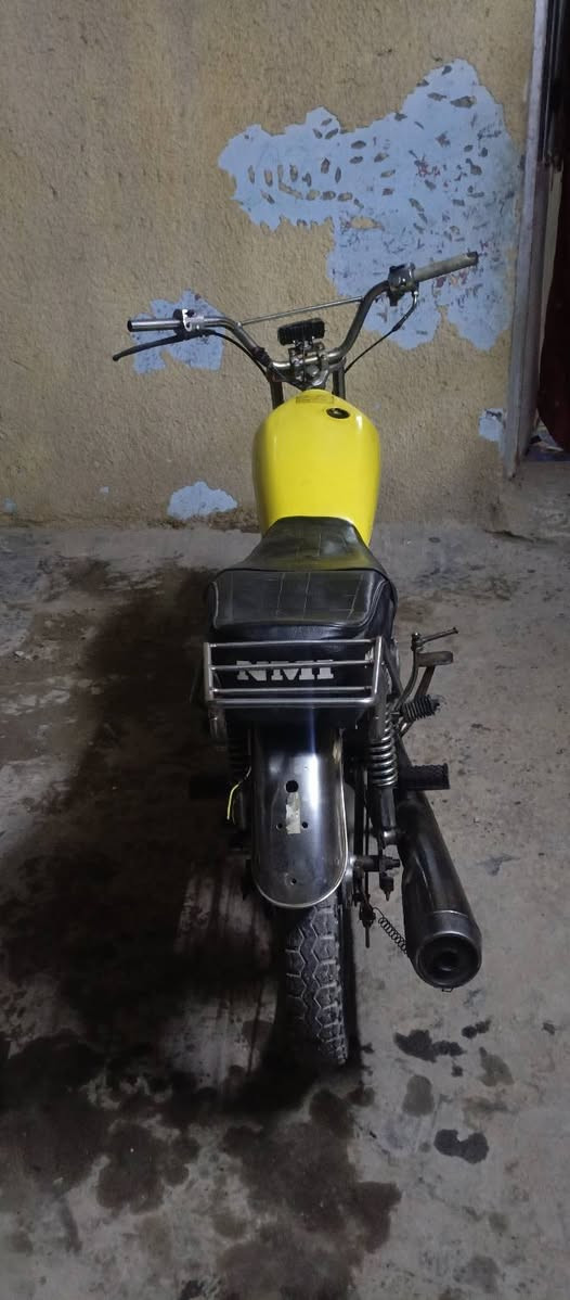 للبيع  سعر ١٧٥ بيه مجال شغاله نقص بس عصافير بيهن صوت درجه تخبل  بل مشي  شراي يتصل سعر بي مجال قليل ***********مكاني بابل جبله
