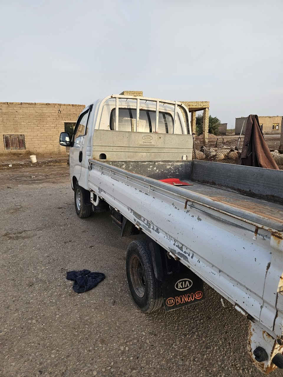 كيا بنكو موديل 2015 مكفوله من الحادث رقم ميسان انكليزي سنويه لل2031 بأسمي مصفره غرامات مداور شوكت ميعجبك سعر 90 ورقه وبيها مجال مكاني ميسان 
رقم صاحب السيارة ***********
