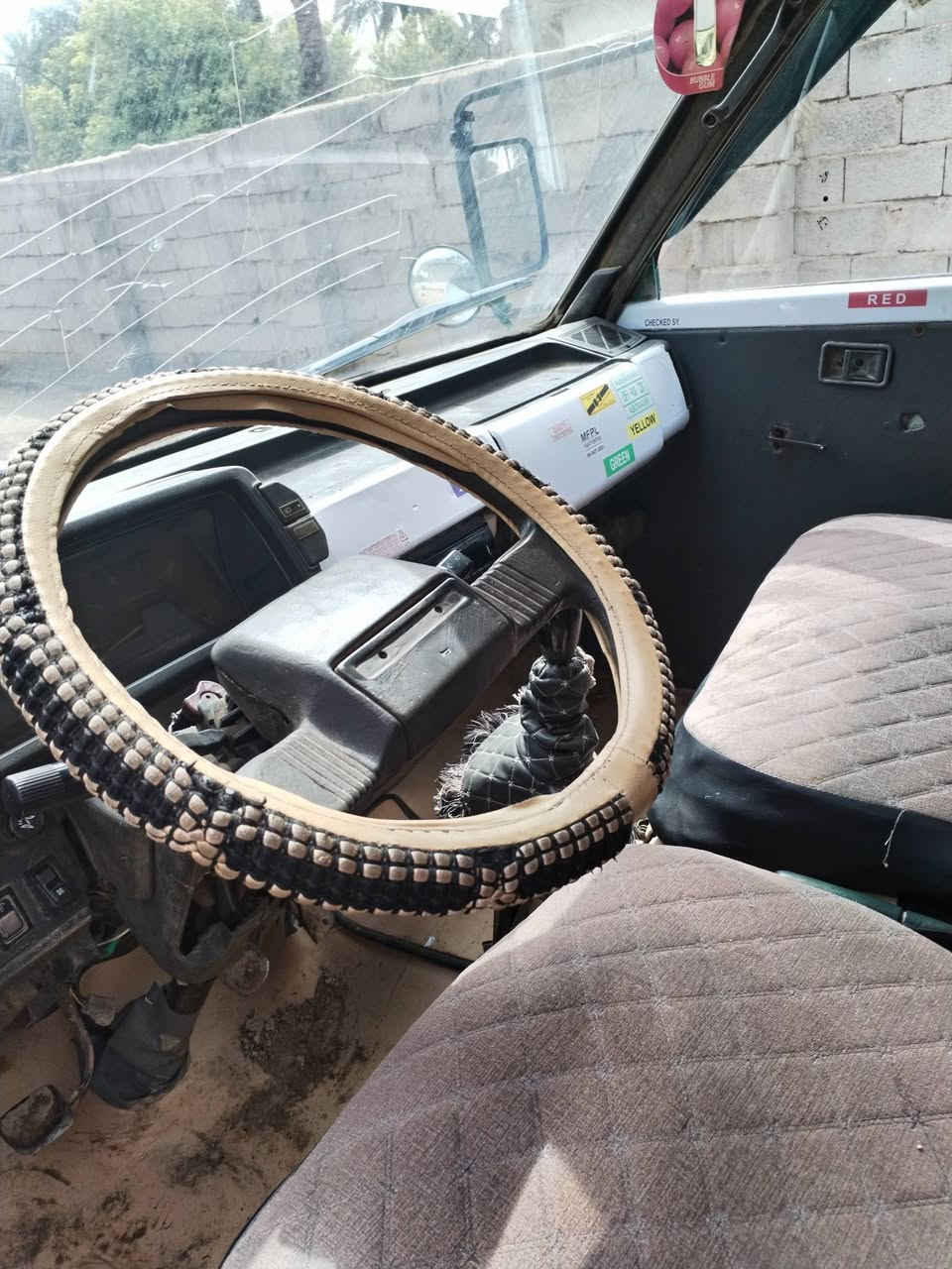 السلام عليكم كيا كيا بستا موديل 93 سياره مصبوغه سياره تخم تاير محرك وبومو نازل كلهدثانويه باتري مواصفاته كله سياره منفوظه من الدعم للدعاميه وشكرا***********
