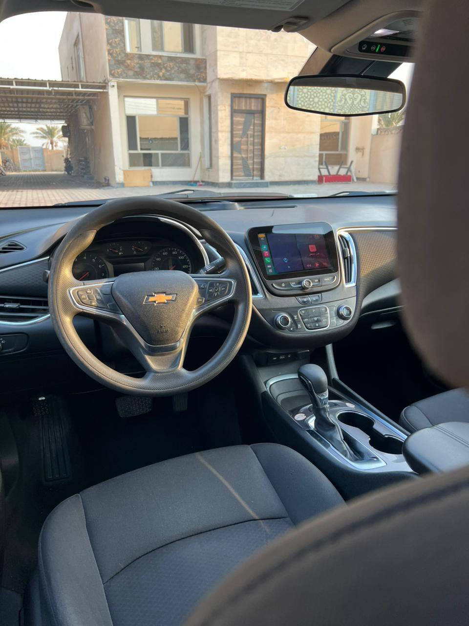 شوفر ليت ماليبو مديل 2021 LT 
فول مواصفات 
محرك 1500 تيربو 
بصمة 
اوتو ستوب 
تشغيل عن بعد 
فتحة سقف 
داخل اسود 
تحكمات استيرن كامله 
نضام كاربلي
كشنات كهربائية 
تدفئة تبريد  كشنات 
نضام التبريد قطعتين 
حدادية صدر جاهزة مشدود غراض اله اصلي من كلشي 
قبل اقل من شهر 
من دبلات تبديل اصلي مال كصه الى اخر نقص جان بل حداديه 
السيارة رقم معوقين
وبيه بعد سنتين وتصير حره والوكاله تكون ثاني يوم 
بل سيارة 
والسيارة جاهزه كير ومحرك كلشي تمام 
.
الضرر بنيد مبدل وجاملغ الساق مبدل 
وجاملغ خلفي 
السعر 110
رقم الهاتف ***********
