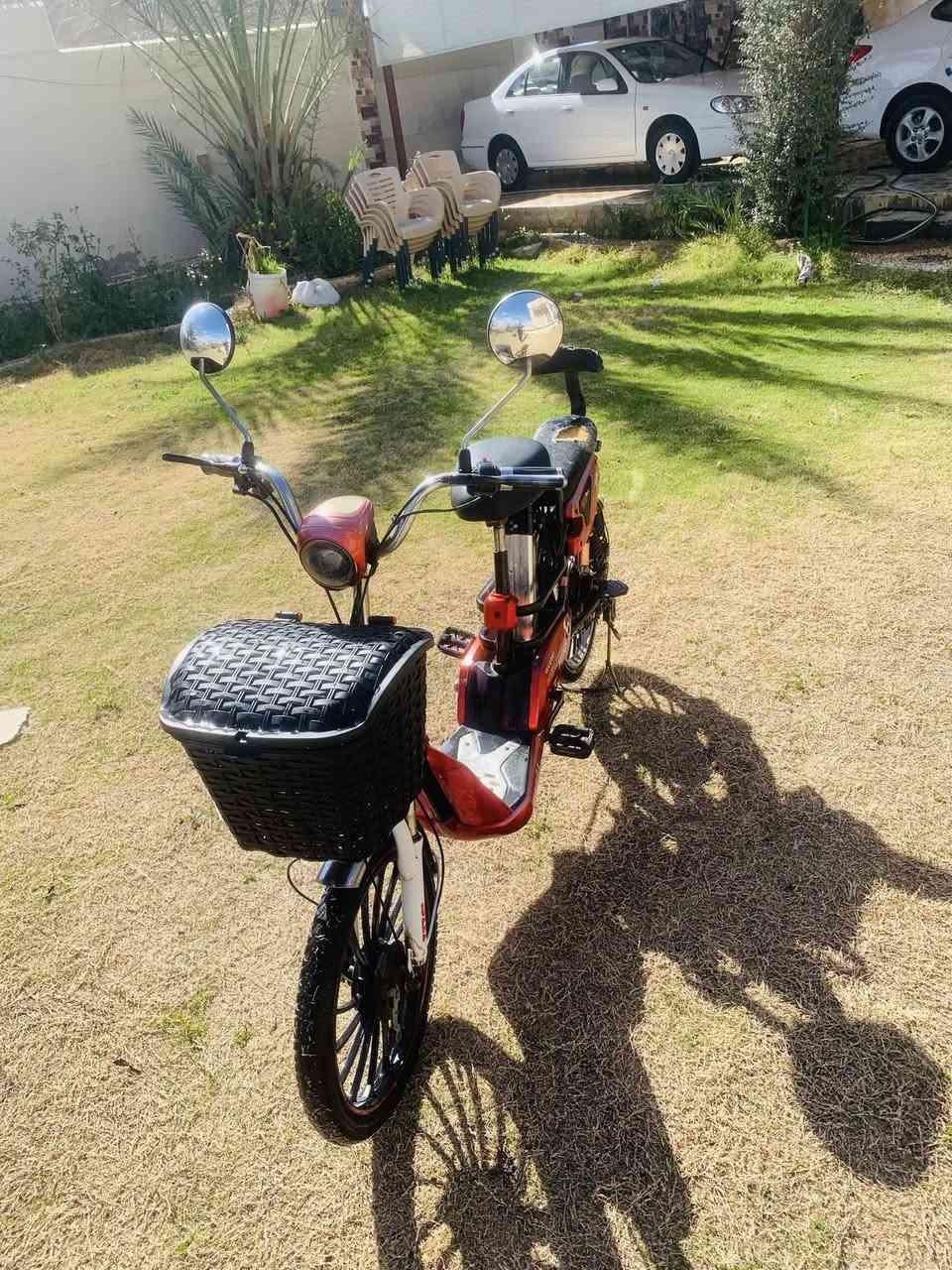 متاح دراجه حجم ٢٠ كهربائيات كله شغاله بطاريه عجينه بيه الك الفحص وين ما تريد سعر ١٢٥ ألف مكاني هيت حي البكر  *********** وتساب و اتصال
