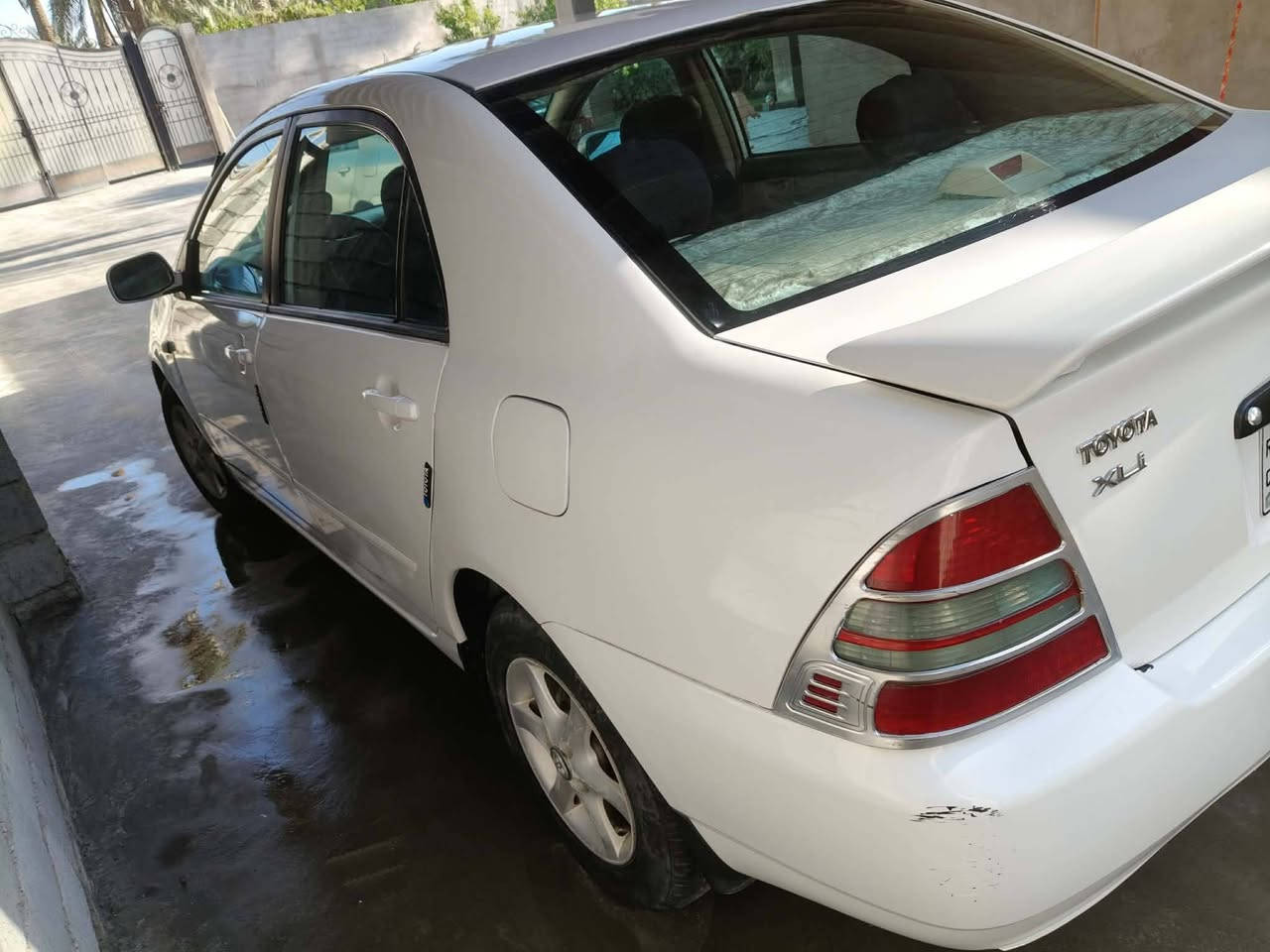 السلام عليكم كورلا للبيع موديل 2001 محرك 1600 رقم بغداد بأسم اخويه 
بيه جاملق خلفي ضربه خفيفه رايدهه 68 وبيه مجال مكاني بغداد تبريد شغال ثلج ‏‪0777 950 2762‬‏
