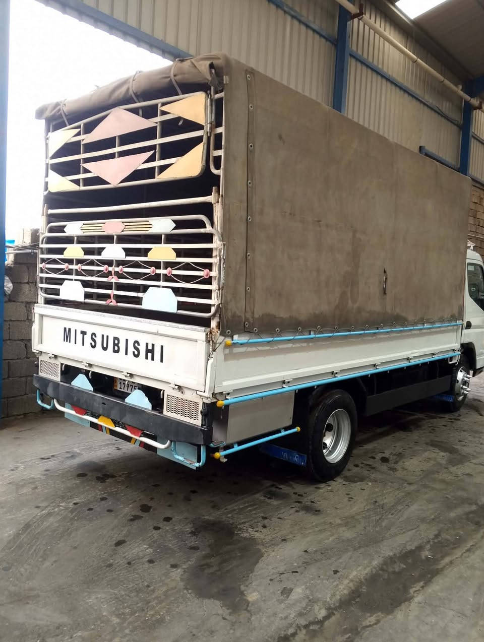 سلام عليكم بودي كنتر 2009 للبيع كامل مع السيبايه والجادر وهذا الرقم ***********
