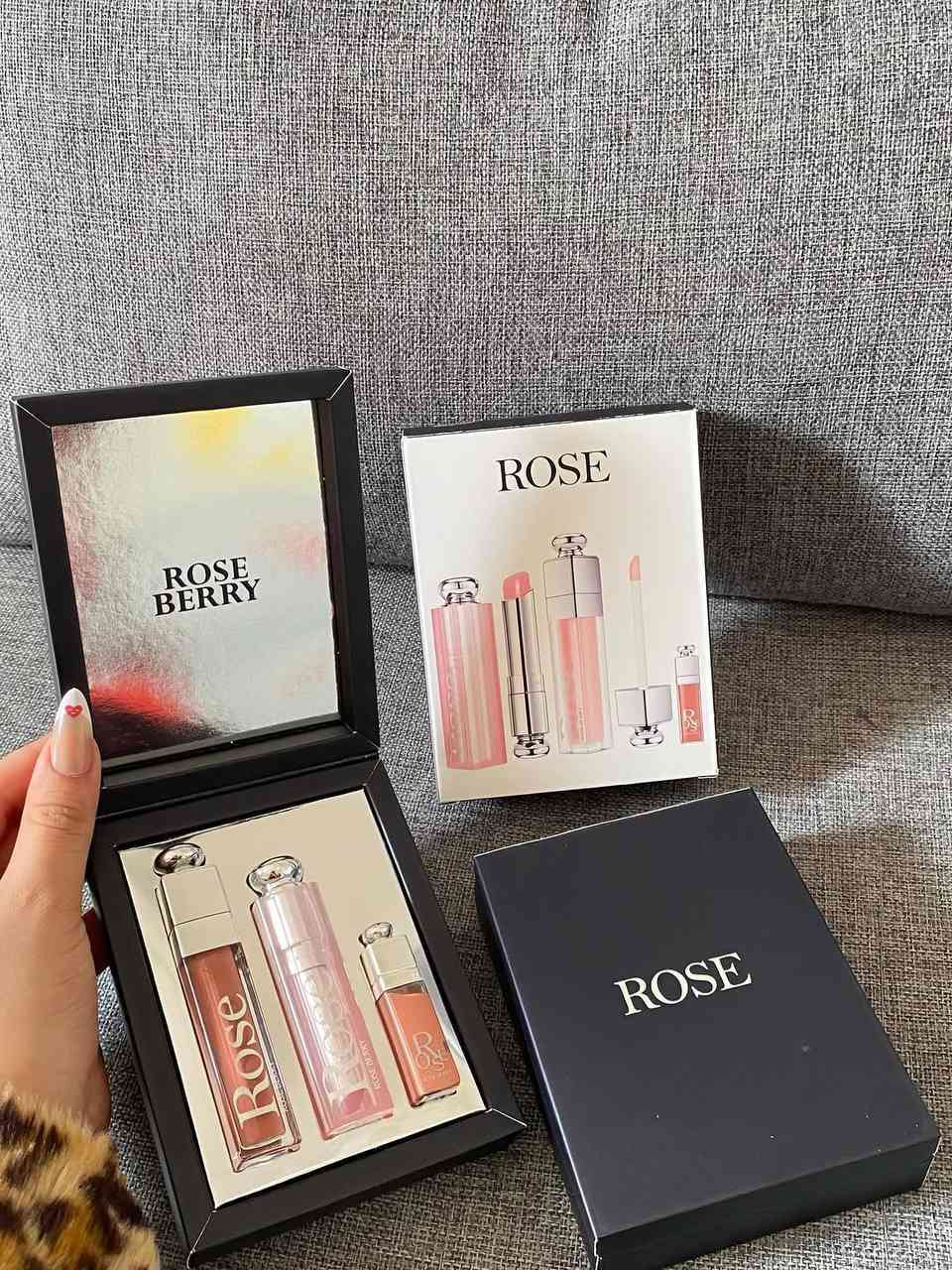 💫 طقم روز بيري - 3 قطع لجمال وترطيب شفايفك 💋
💄 لب جلوس يخطّف الأنظار
💋 ليب بالم بلمعة صحيه
💄 روج صغير يكمل إطلالتك
🌿 مكونات طبيعية ترطيب 💦 ولمعان طول اليوم لمسة أنوثة طول اليوم 🤤

للاستفسار والحجز مراسله خاص


**إذا كنت صاحب هذا الإعلان وتريد حذفه لأي سبب، رجاءا أرسل رسالة إلى الدعم الفني**