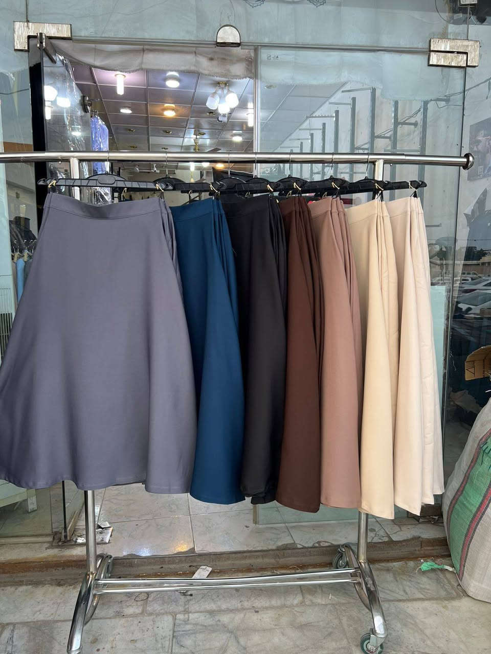 مجمع ضياء العكيلي شارع شيخ ستار قرب مجمع عباس العگيلي ***********
