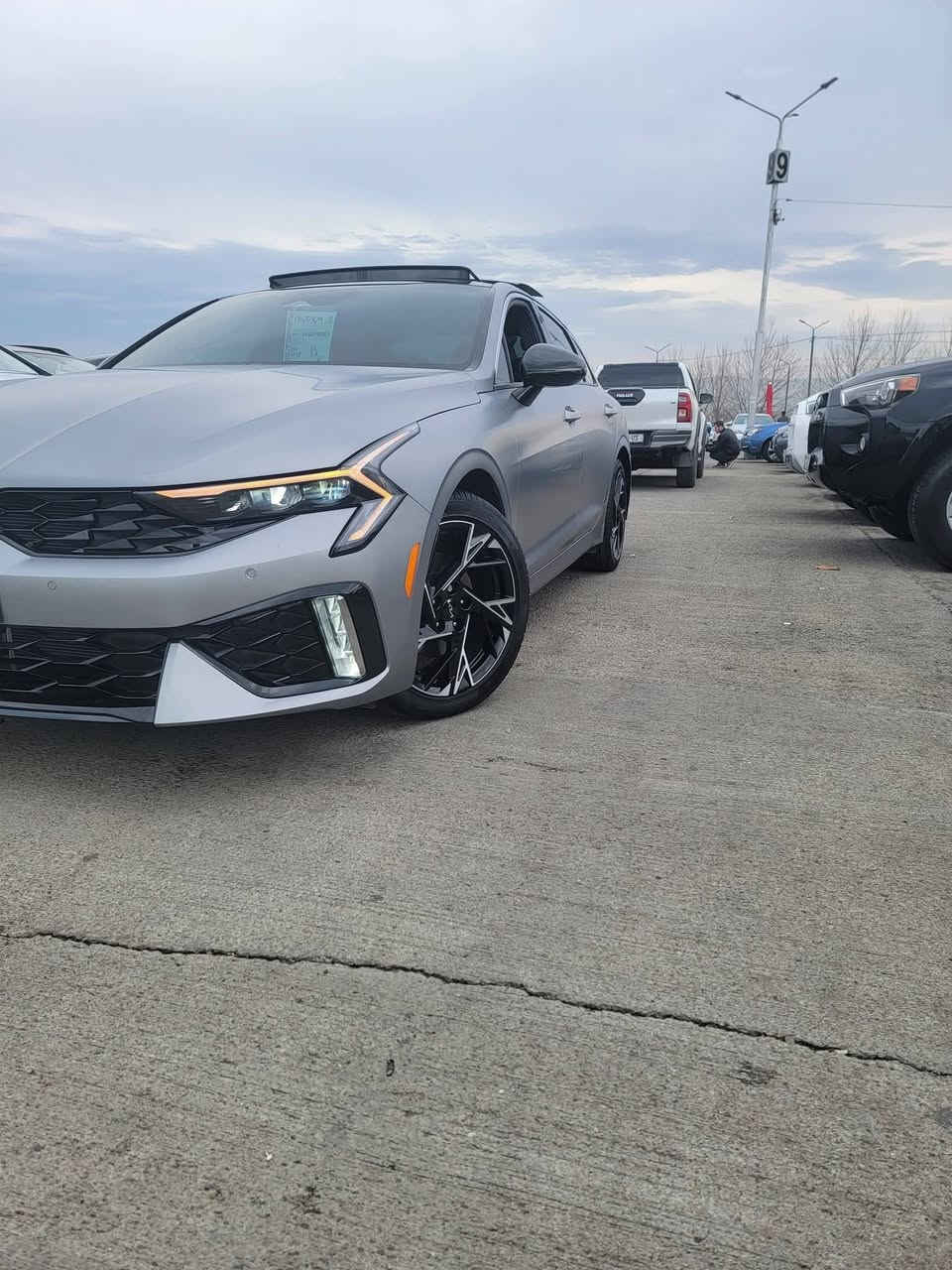 السيارة للبيع من جورجيا تبليسي العاصمة الجورجية 🇬🇪 
كيا K5 موديل 2025 جي تي لاين، 
المسافة المقطوعة 20الف 
السيارة بحالة ممتازة 
المعروضة بالسعر جورجيا 148ورقة


**إذا كنت صاحب هذا الإعلان وتريد حذفه لأي سبب، رجاءا أرسل رسالة إلى الدعم الفني**