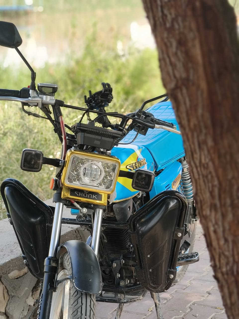 دراجة سولنك 150CC للبيع
5 كير
7 اوراق كاملة والاصلية
دراجة اقتصادية كلش ماشية 4 الاف بس
بس لويل الامامي معووج ومبدله والاصلي موجود اطيحلك سعره 30 الف 
مكاني ميسان سعرها 900 وبيها مجال 
ماخذها من معرض البركة 
*********** هذا رقمي وبيك خير ودلل
