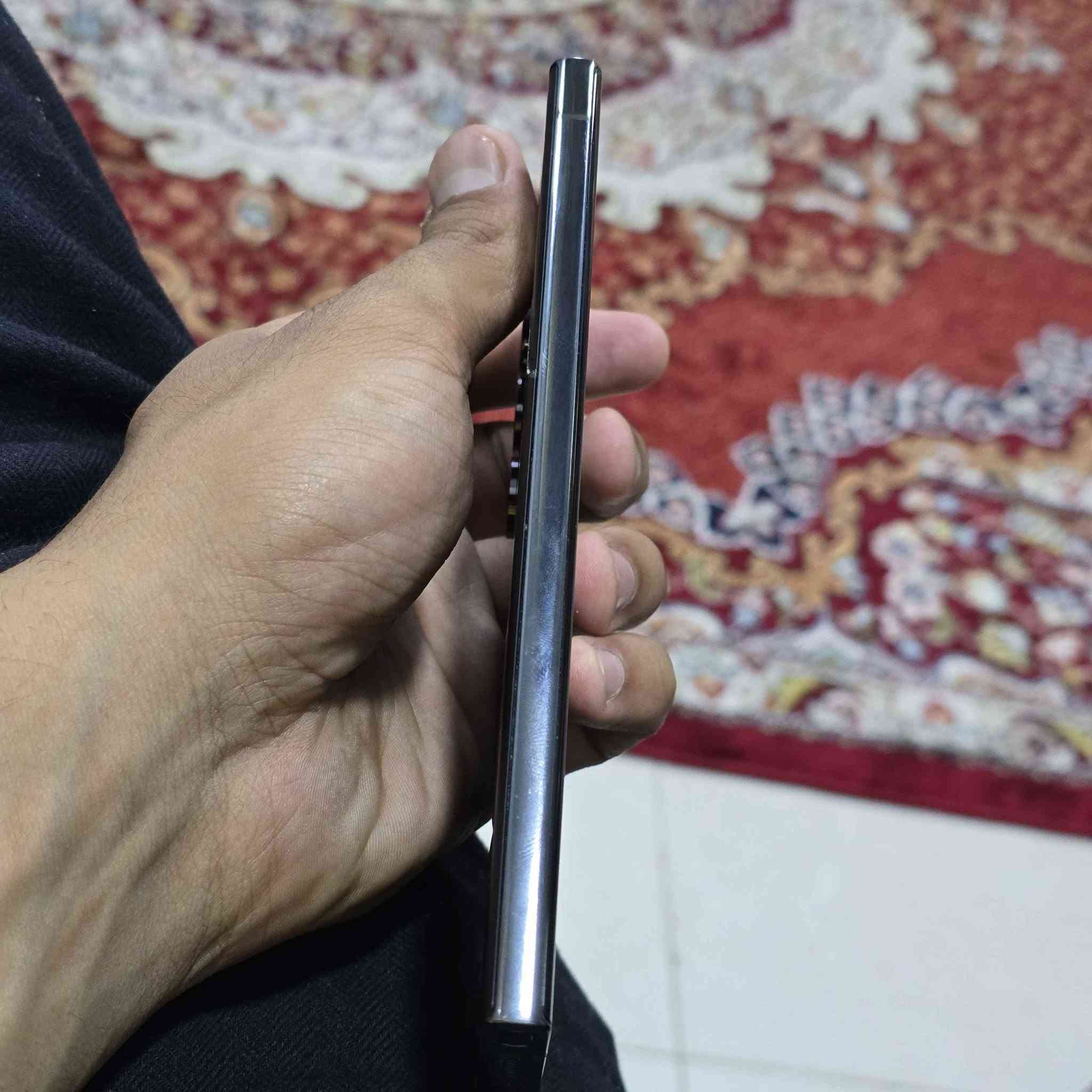 s 23 ultra شرق اوسط
Hard 512 gb
Ram 12 gb
دبل شريحة 
فقط هذا الكسر بالظهر 
السعر 725 وبيه مجال بسيط حك الجية 
عنواني بغداد البنوك 
*********** بغداد, العراق
