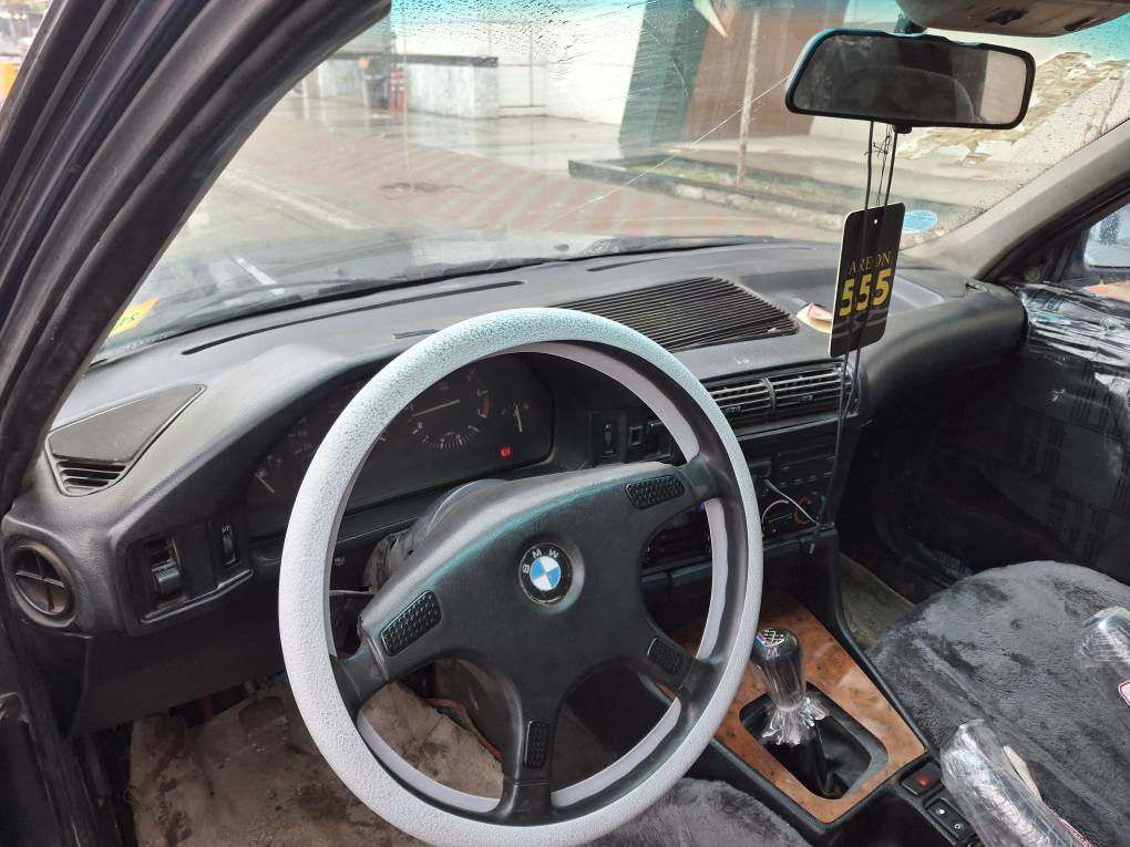 BMW 520 1993 
للبیع مراوس سعر48$ورقە
رقم سلیمانیە
 شرط وکالە تحویل سنوی لحد 2027
محرک کیر جاهز گیر عادی
تبرید تفدیە شغال 
بیها جاملغ ضرر 
سقف تیکم کل سلیم
ویل m حجم 18 
مکان سیارە کرکوک رحیماوە
***********
*********** كركوك, العراق
