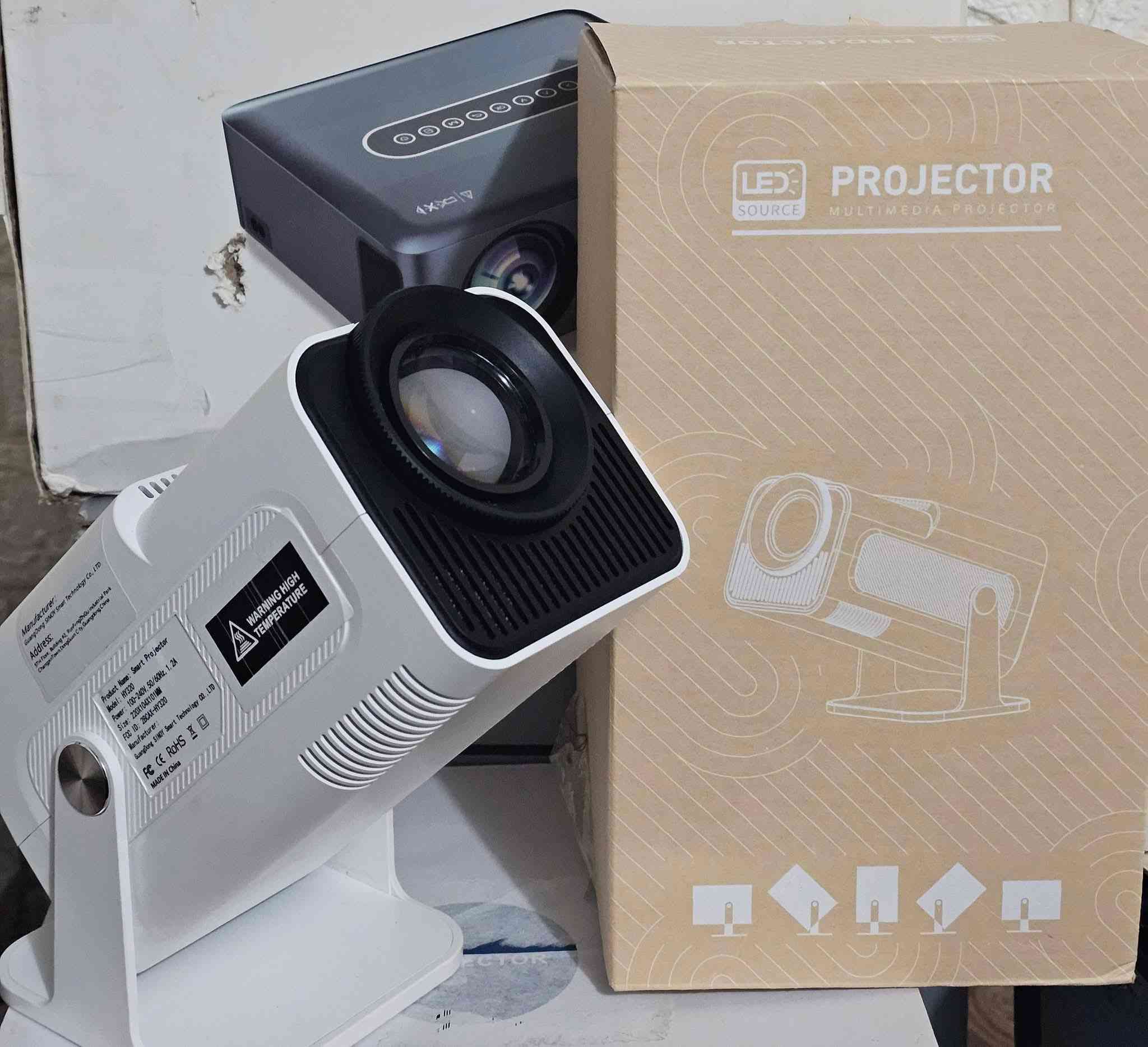 داتاشو واحد من افضل نوعیات ، نوعیە معروفە ب سعر ارخص و مواصفاتە عالیە 💯
نسخە HY 320 الحجم کبیر 💣 مو صغیر ، الحجم کبیر 💯
دقە 4k ، نضام اندروید 11 ، بیها کوکل و یوتیوب و نتفلیکس و سوق بلي و شترید تنزل بیە 📥🛜
یربط علی کل نوعیات اجهزة ب طریقە وایرلیس ، مایحتاج الکیبل ☀
 نوعیە معروفە جدآ ، مواصفاتە عالیە و شاشە العرض کبیر و صوتە عالیە و کلش واضحە 📢
لونە ممیز و اجمل الابیض و اسود ⚡
جدید غیر مستخدم 💯


**إذا كنت صاحب هذا الإعلان وتريد حذفه لأي سبب، رجاءا أرسل رسالة إلى الدعم الفني**