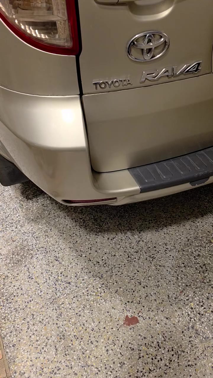 سلام عليكم جميعا من رخصة الادمن تيوتا راف فور موديل ٢٠٠٧خليجية محرك ٤ سلندر ٢٤٠٠ ابو الجف المرغوب سيارة ماشية بلميتين محرك وكير وصدر كفالة بيهة صبغ جاملغ خلفي واصبعين بلجاملغ الامامي وكلشي موضح بلفديو السيارة جديدة بلنسبة لموديلهة تبريد تدفئة شغالة كهربائيات كلهة بلاد نظام دفع رباعي هزة وسنوية جدد السعر ١١٠ ورقة وكلشي اكو بلسوك واسف للاطالة للاستفسار
***********
***********
ابو زهراء
