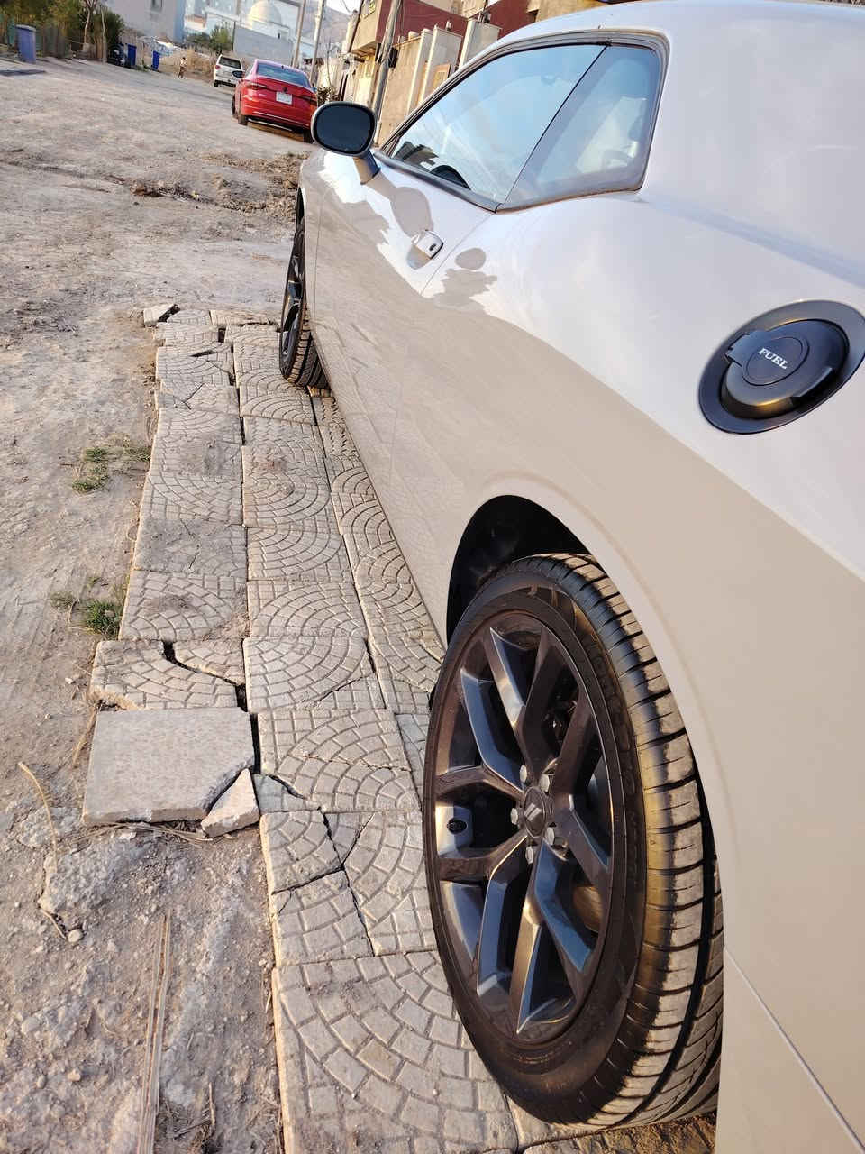 جالنجر موديل 2021 مواصفات sxt
كلين بدون ضرر .. 
دعامية امامية فقط
بدون ايرباكات بدون دواخل
كير ومحرك شرط
شاشة كبيرة
ماشية 37 ميل
رقم دهوك بأسمي
مكانها موصل دهوك
السعر .. خاص
ماسنجر  أو  واتساب : ***********
